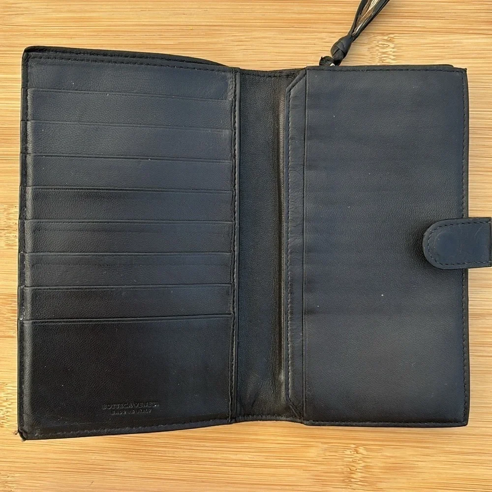 Bottega Veneta Black Leather Woven Bifold Wallet Snap Close Vintage Italy Luxury